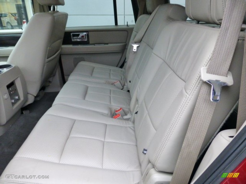 2007 Lincoln Navigator Luxury 4x4 Rear Seat Photo #77246286