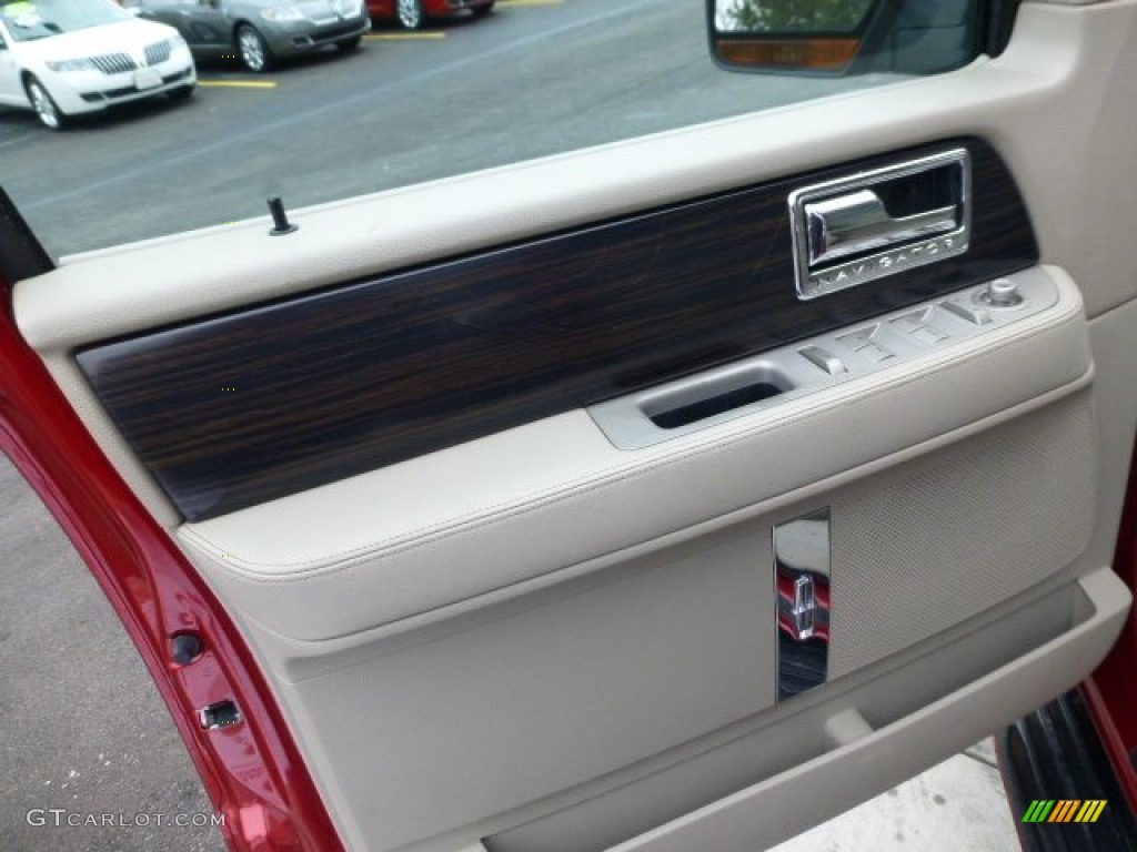 2007 Navigator Luxury 4x4 - Vivid Red Metallic / Stone photo #19