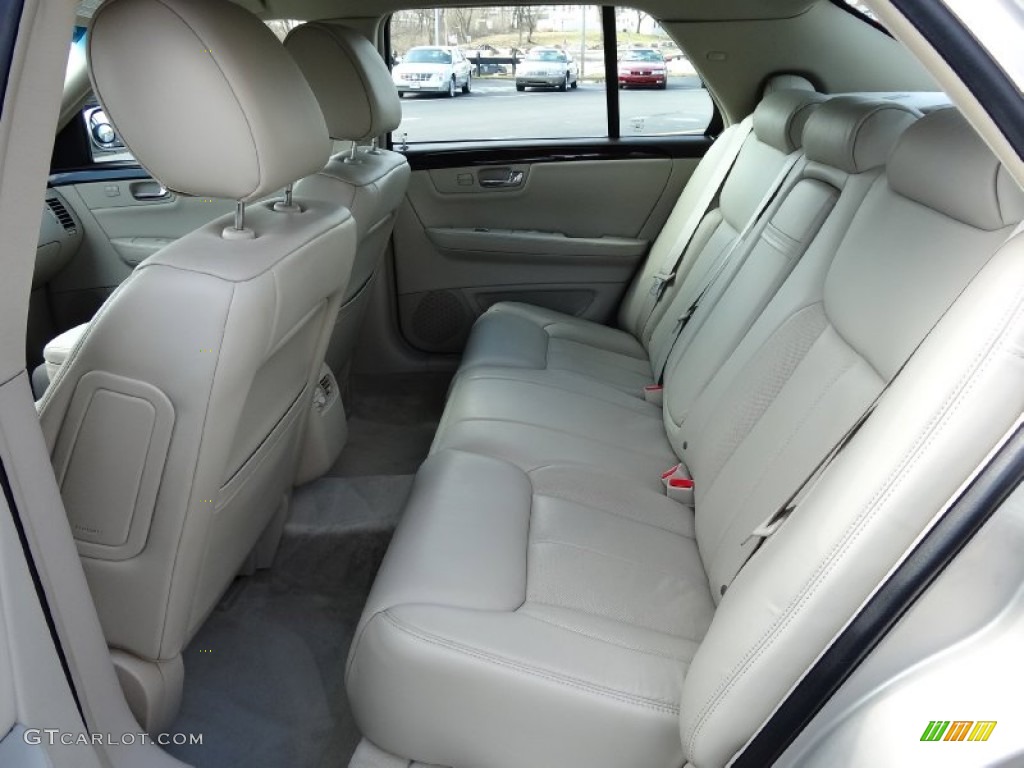 2009 Cadillac DTS Standard DTS Model Rear Seat Photo #77247365