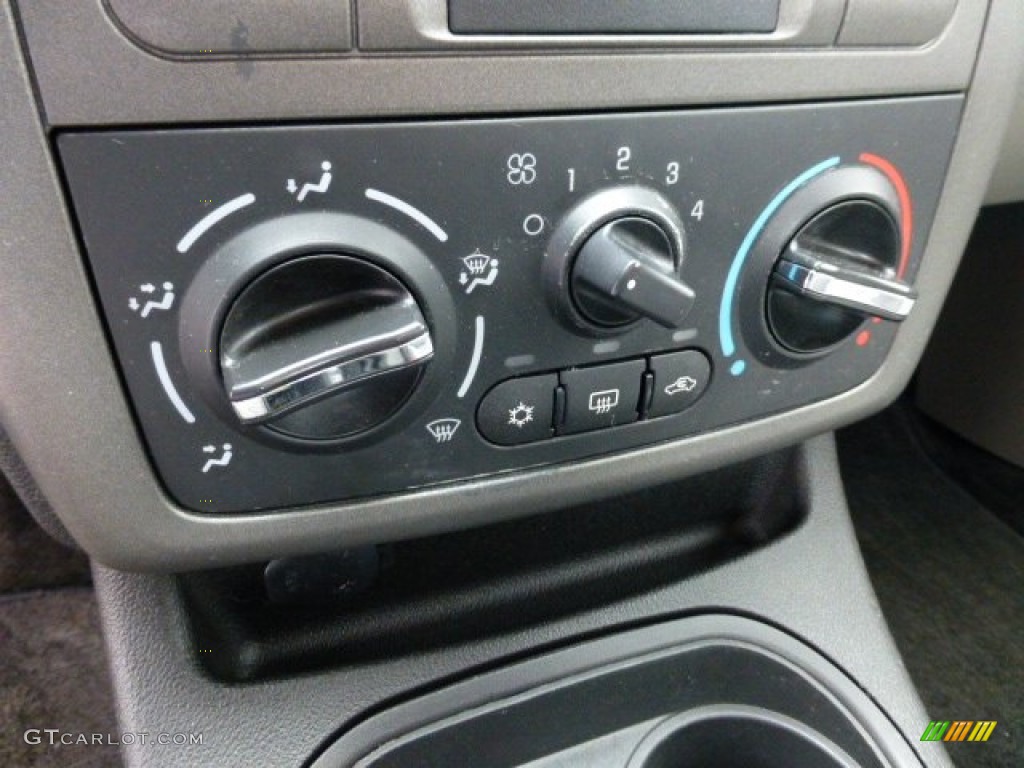 2005 Chevrolet Cobalt Coupe Controls Photo #77248001