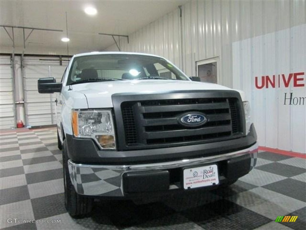 2010 F150 XL SuperCab - Oxford White / Medium Stone photo #2
