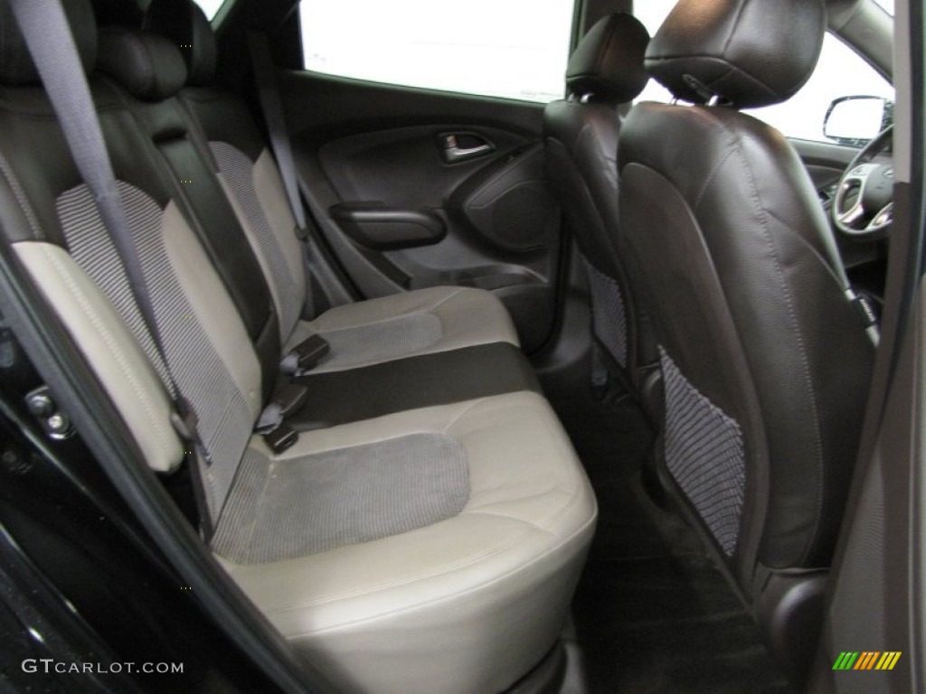2010 Hyundai Tucson GLS AWD Rear Seat Photos