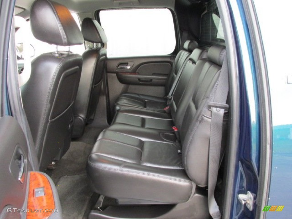 2007 Chevrolet Avalanche LT 4WD Rear Seat Photo #77250803