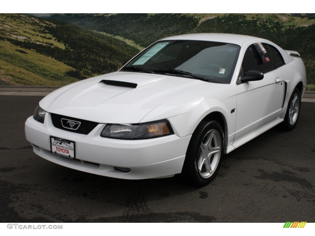 2002 Mustang GT Coupe - Oxford White / Dark Charcoal photo #5