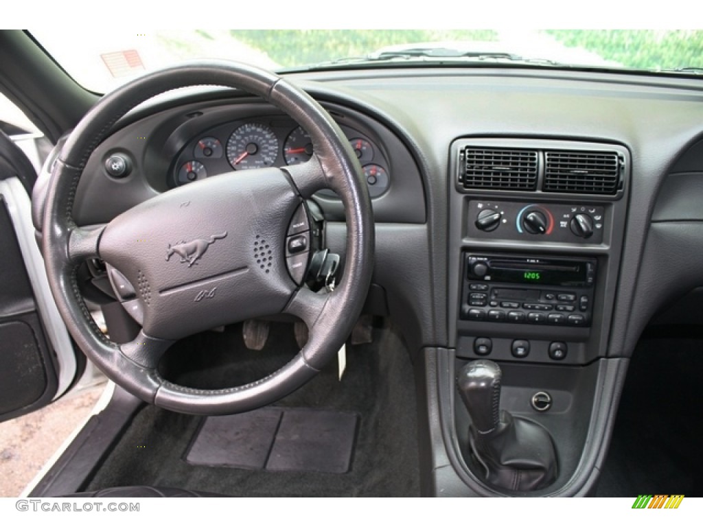 2002 Ford Mustang GT Coupe Dark Charcoal Dashboard Photo #77251048