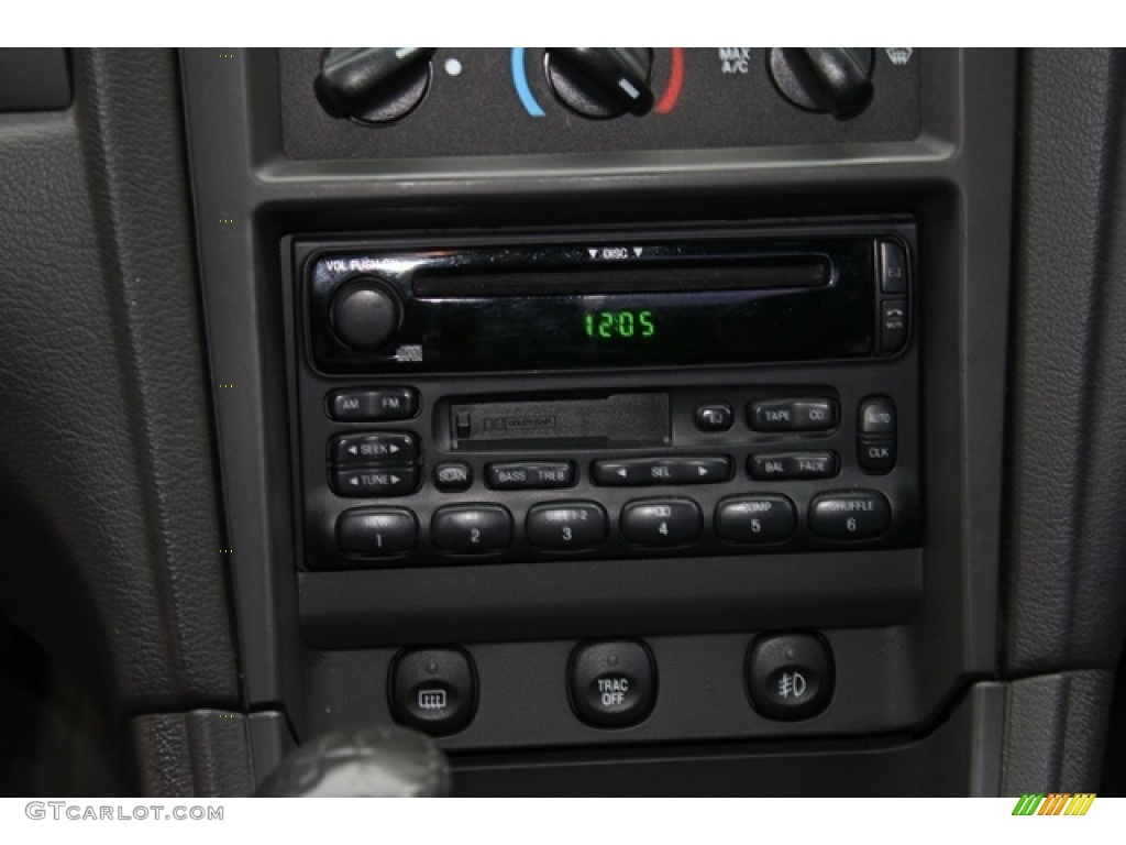 2002 Ford Mustang GT Coupe Audio System Photos