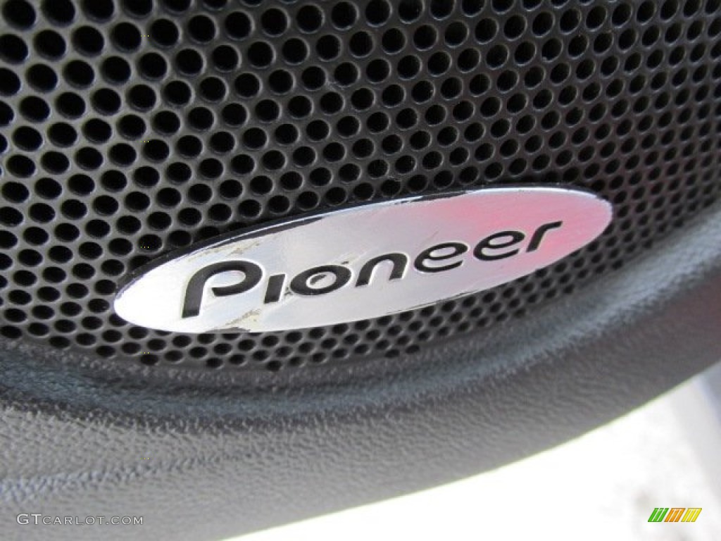 2006 Pontiac Torrent AWD Audio System Photos