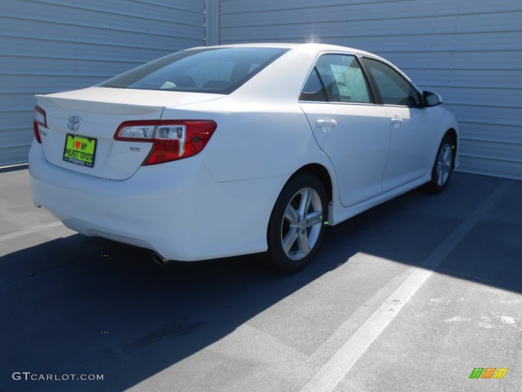 2013 Camry SE - Super White / Black photo #4