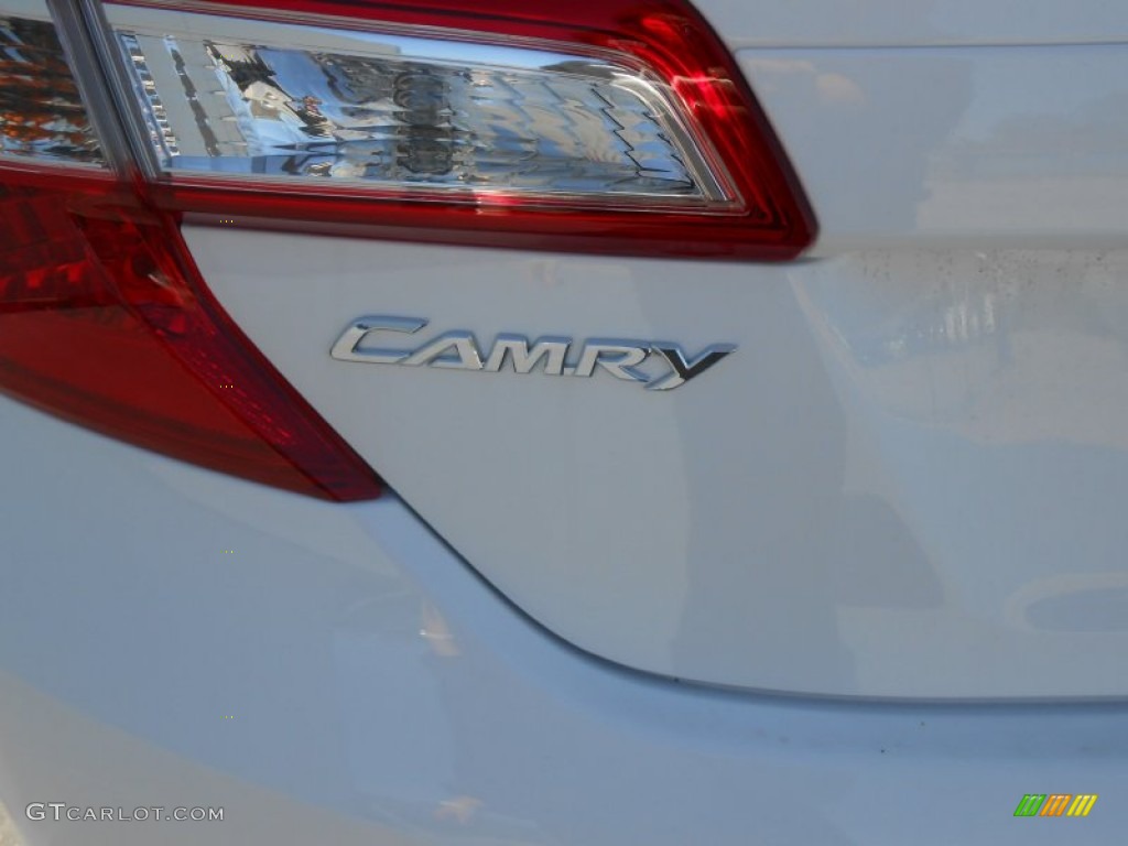 2013 Camry SE - Super White / Black photo #6