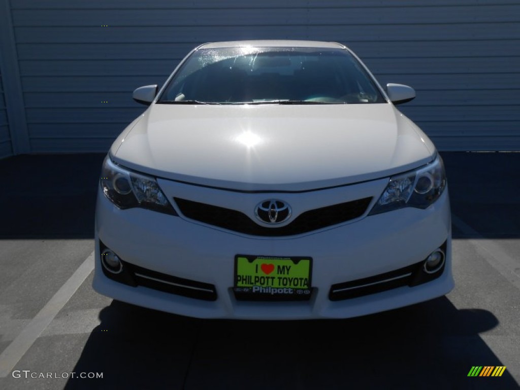 2013 Camry SE - Super White / Black photo #10