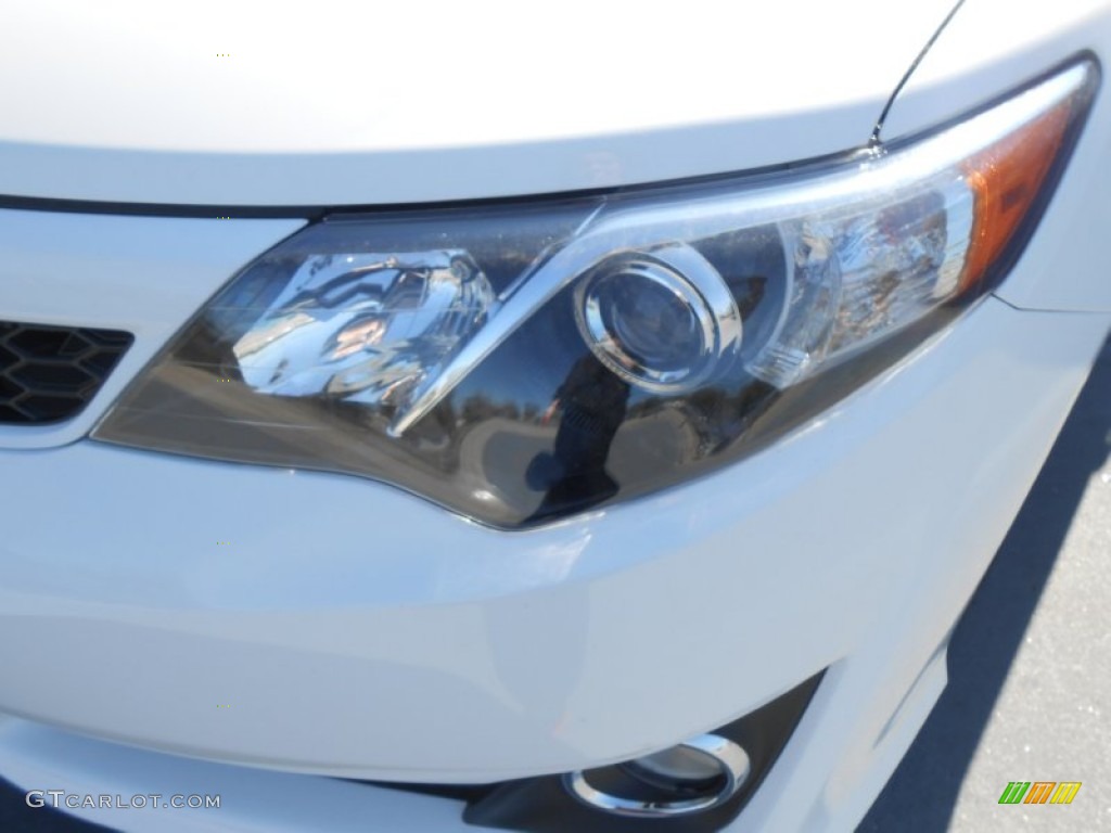 2013 Camry SE - Super White / Black photo #11