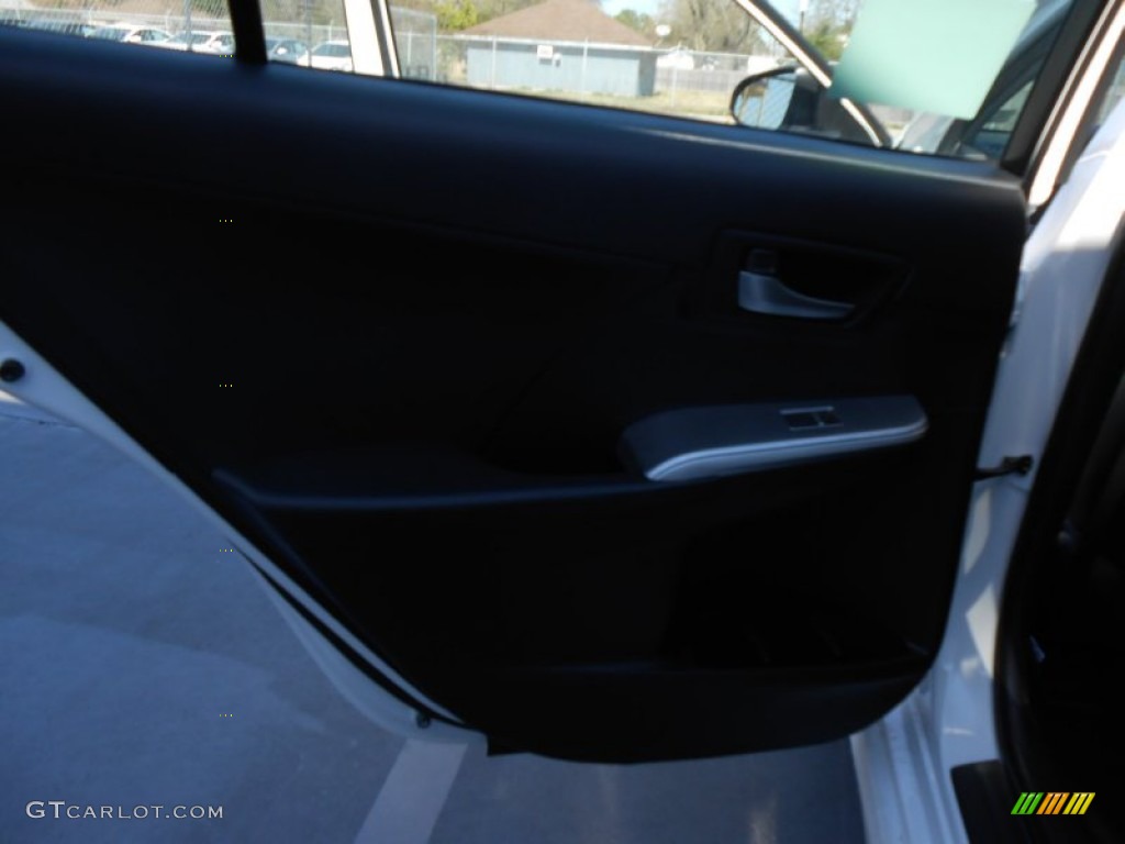 2013 Camry SE - Super White / Black photo #19