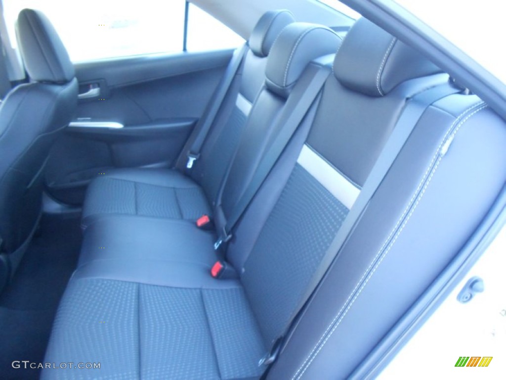 2013 Camry SE - Super White / Black photo #20