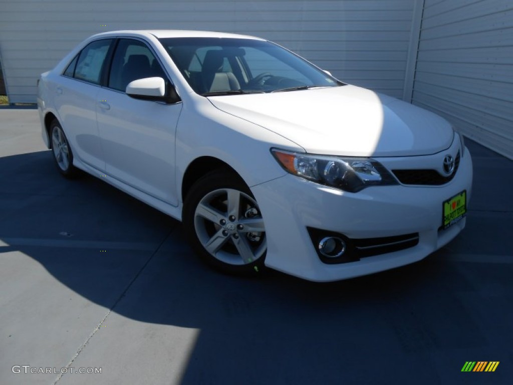 2013 Camry SE - Super White / Black photo #1
