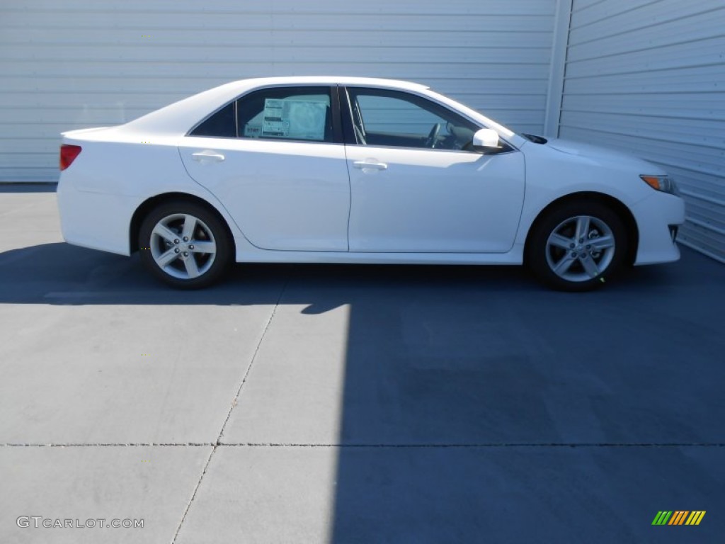 2013 Camry SE - Super White / Black photo #3