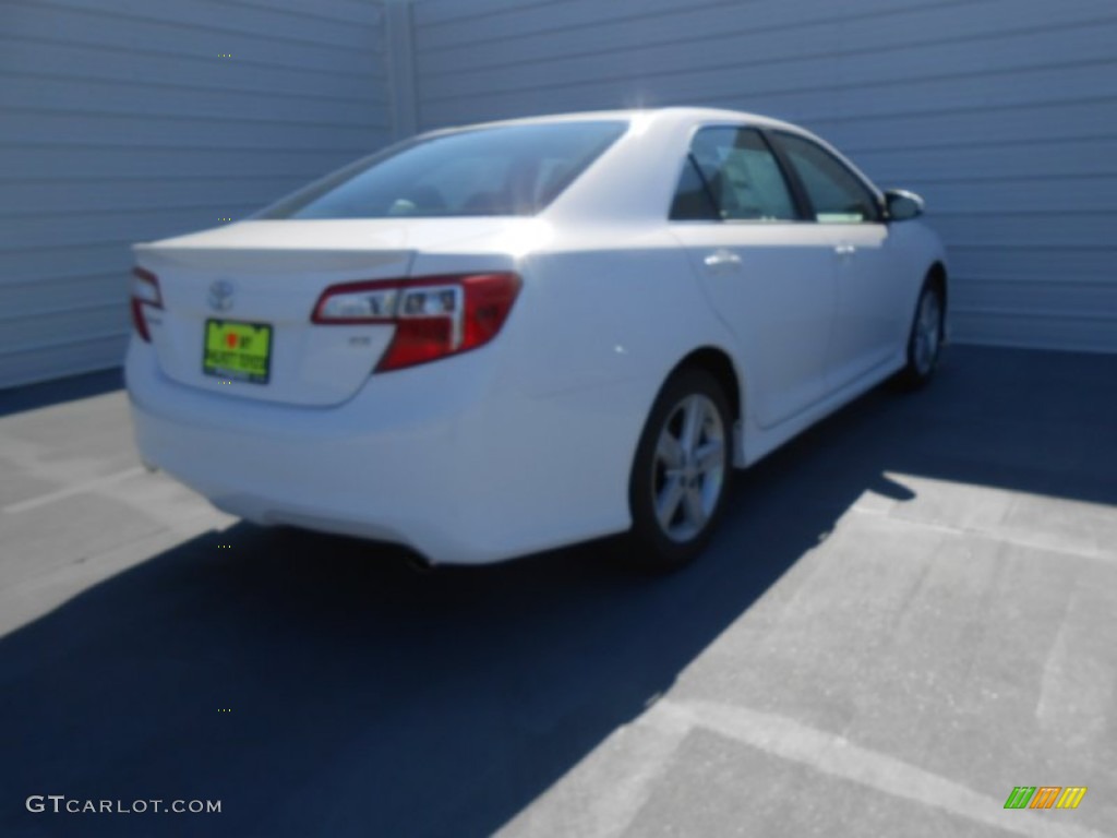 2013 Camry SE - Super White / Black photo #6