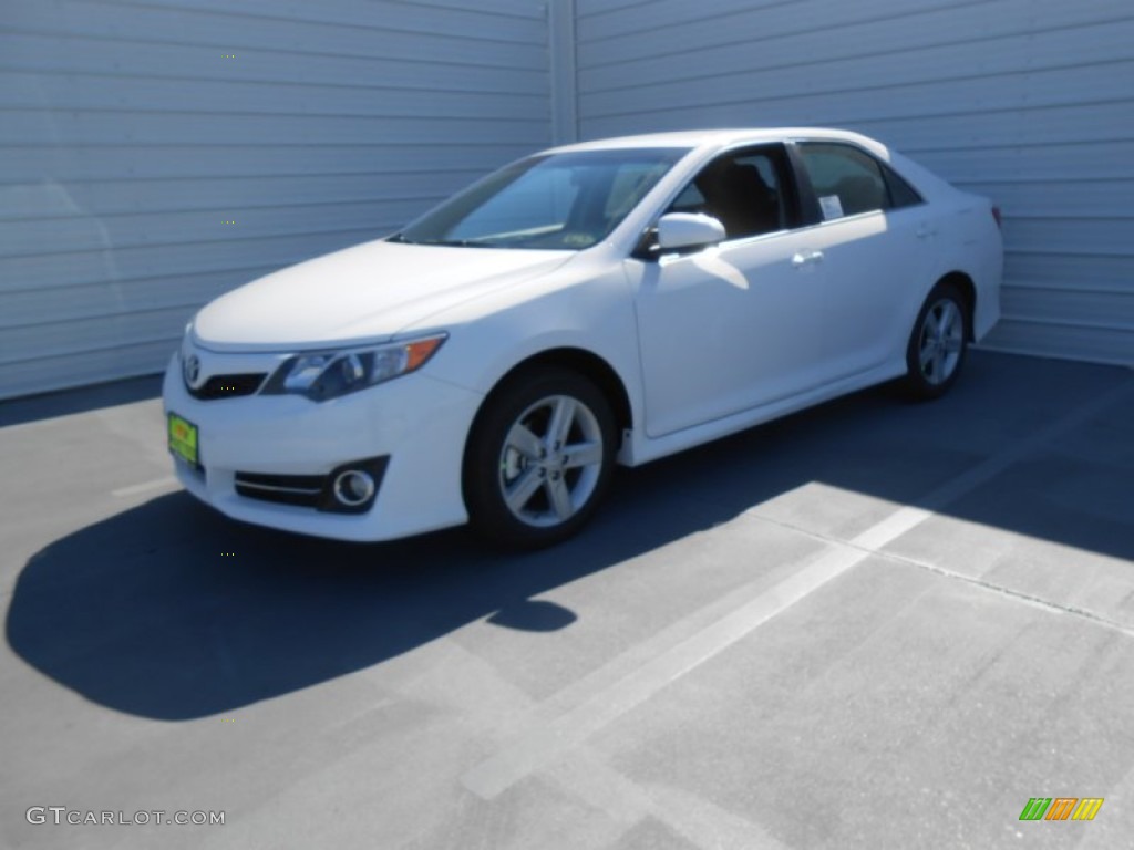 2013 Camry SE - Super White / Black photo #10