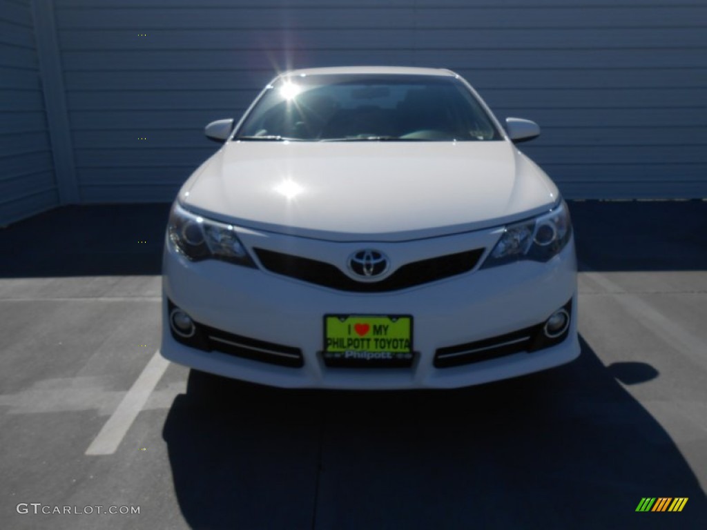 2013 Camry SE - Super White / Black photo #11