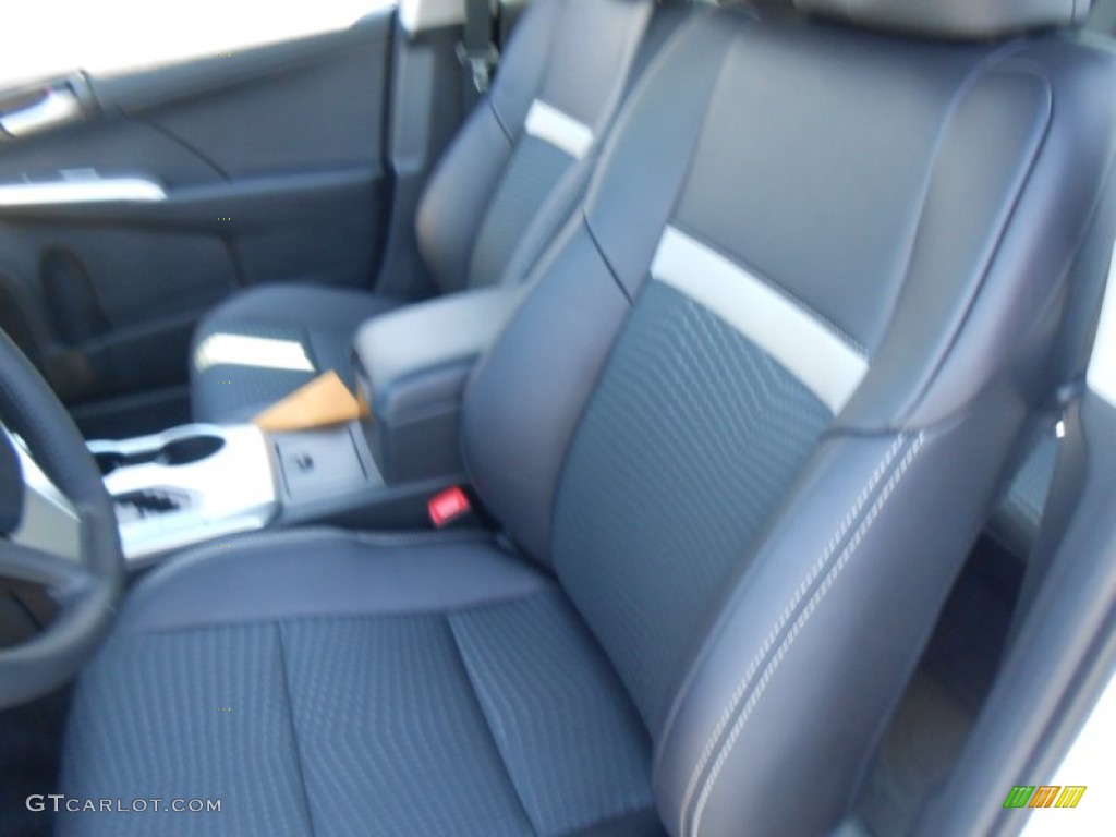 2013 Camry SE - Super White / Black photo #24