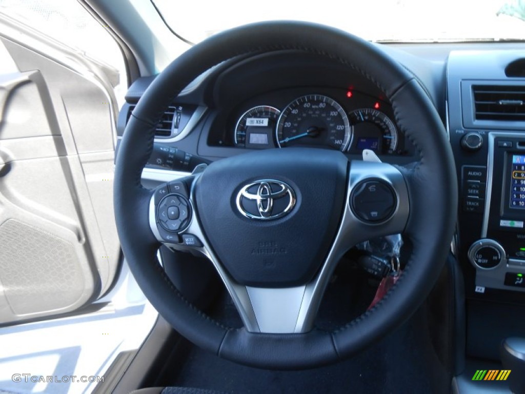 2013 Camry SE - Super White / Black photo #32