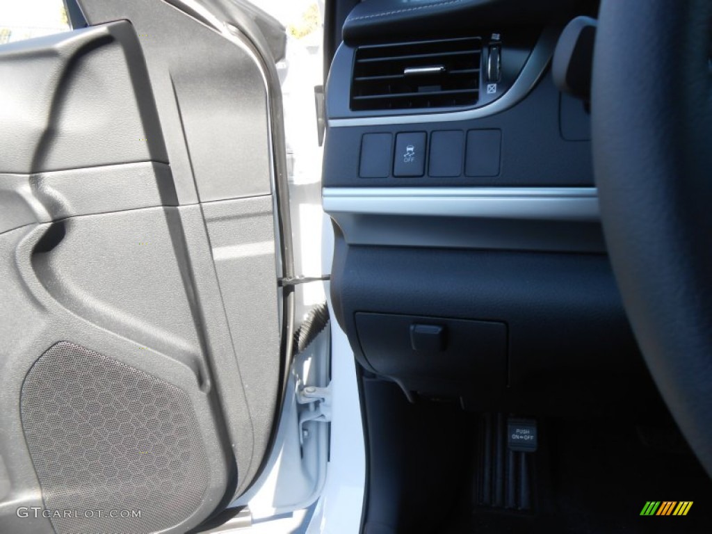2013 Camry SE - Super White / Black photo #34
