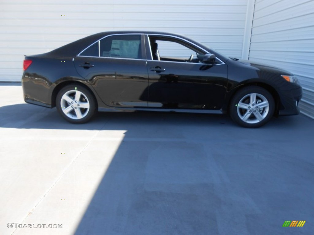 2013 Camry SE - Attitude Black Metallic / Black photo #2