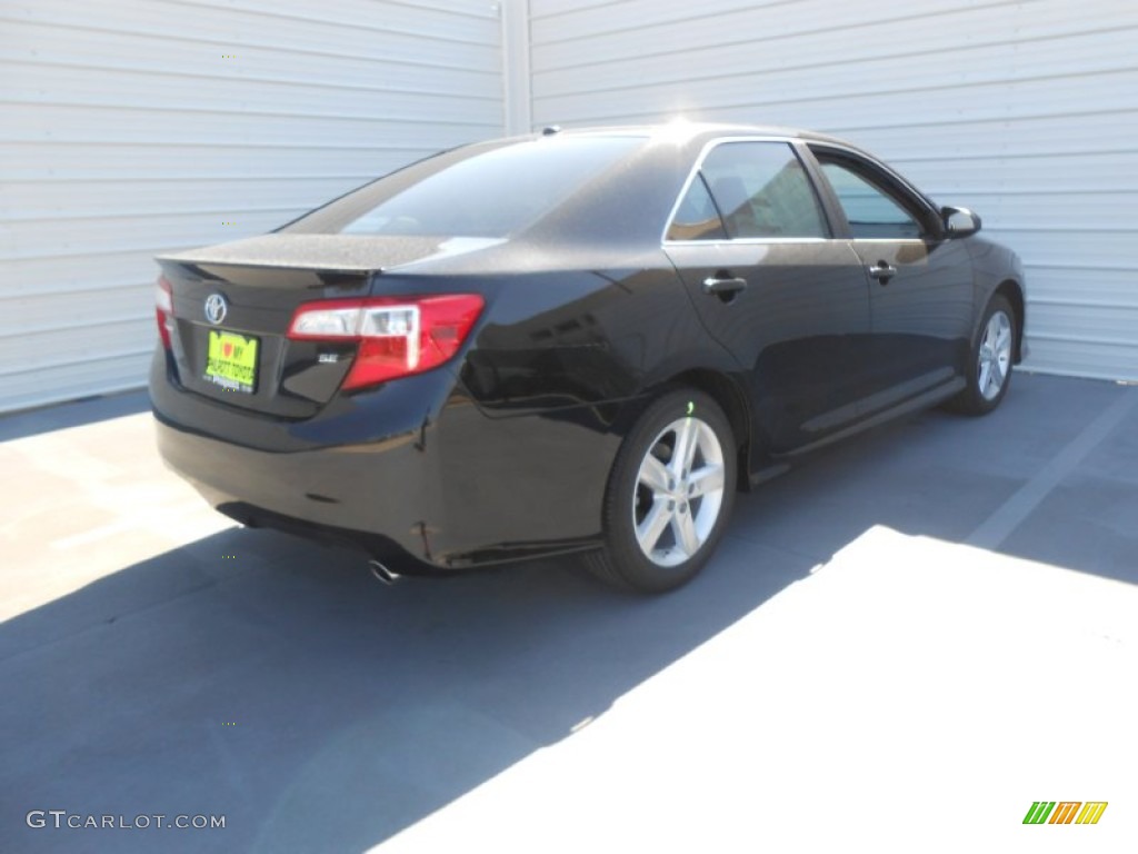 2013 Camry SE - Attitude Black Metallic / Black photo #3