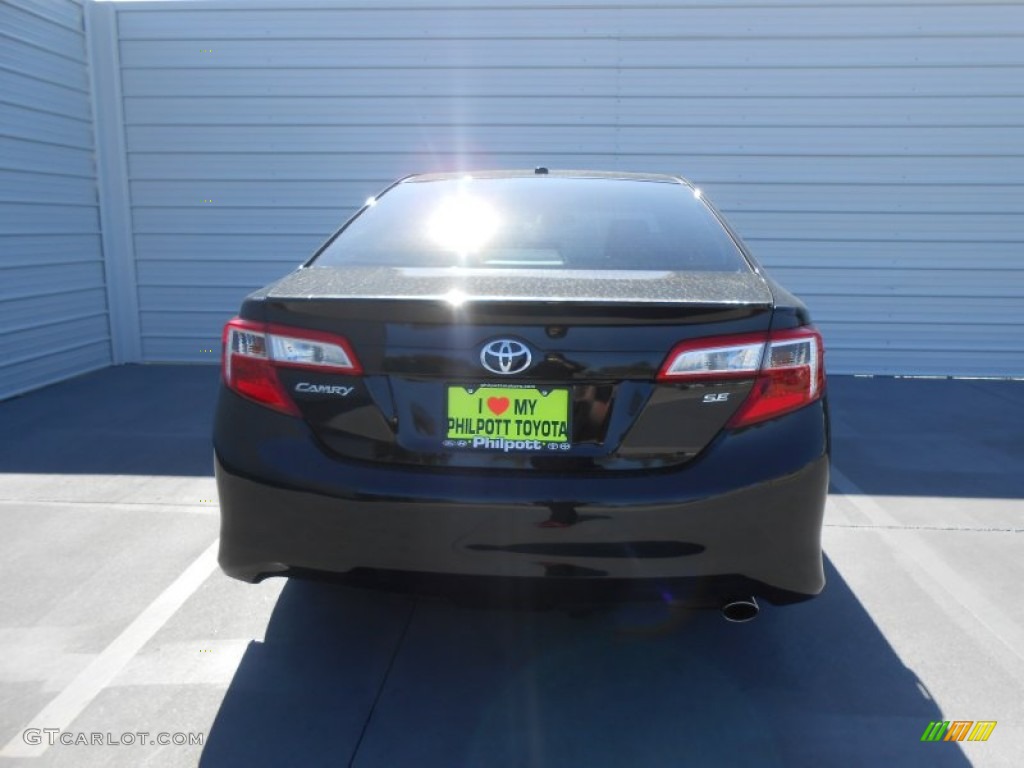 2013 Camry SE - Attitude Black Metallic / Black photo #4