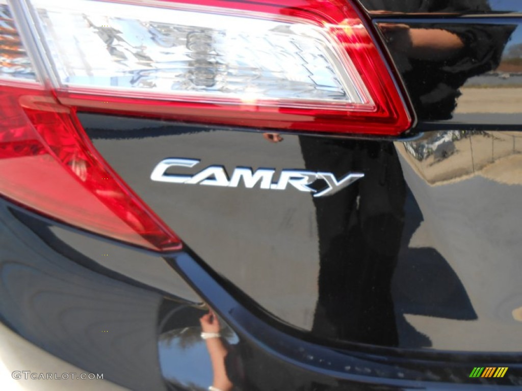 2013 Camry SE - Attitude Black Metallic / Black photo #5