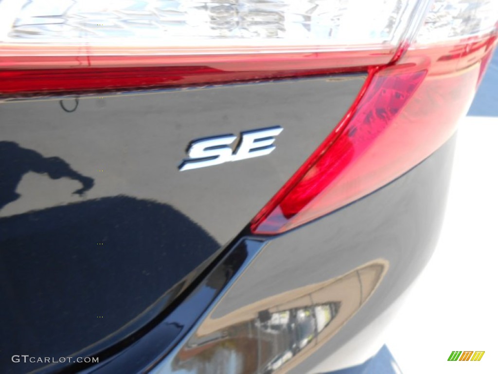 2013 Camry SE - Attitude Black Metallic / Black photo #6