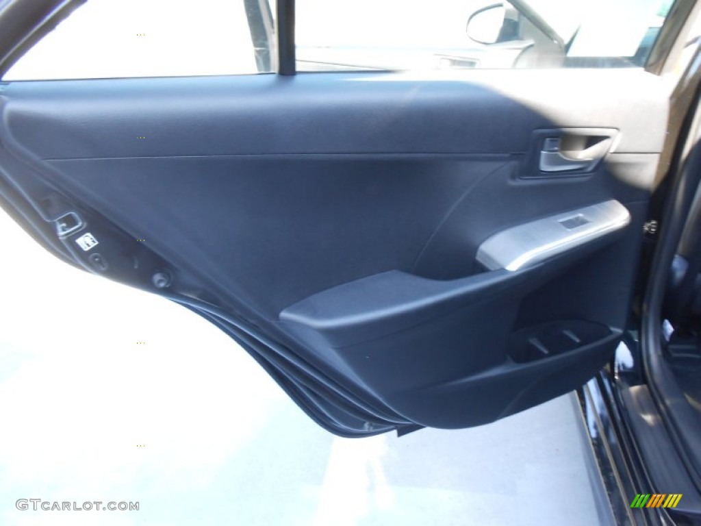 2013 Camry SE - Attitude Black Metallic / Black photo #20