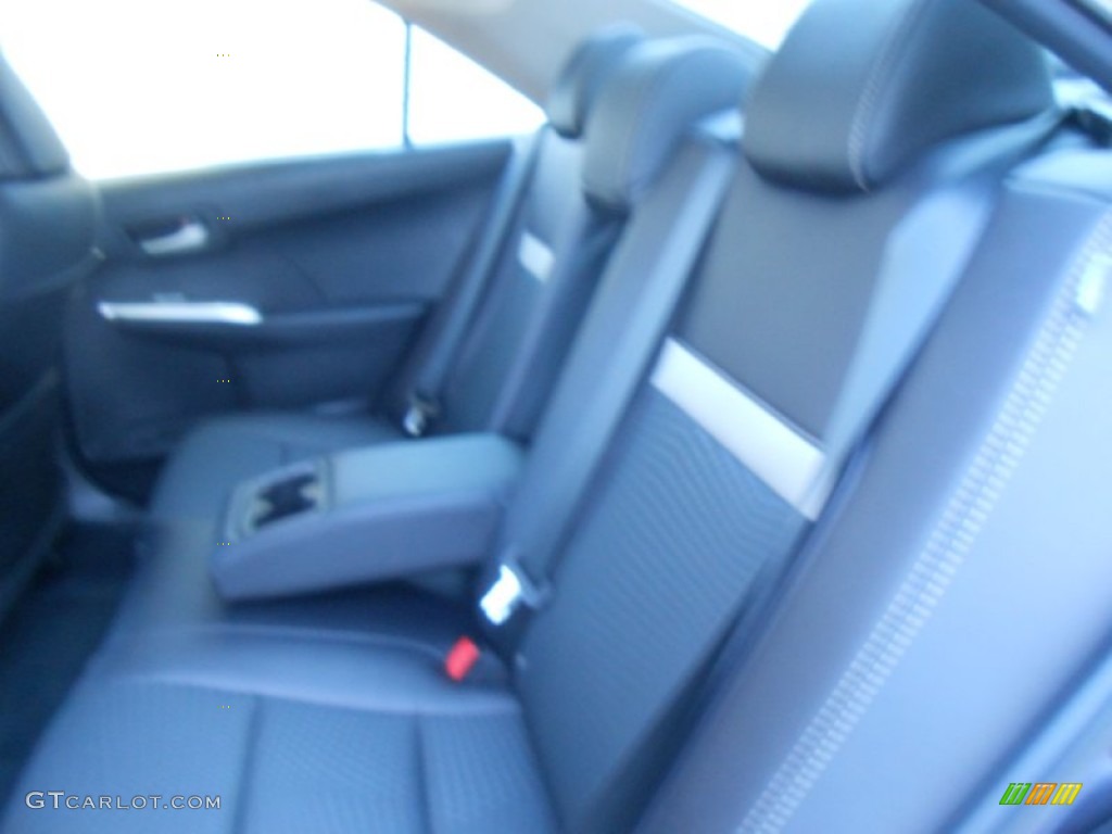 2013 Camry SE - Attitude Black Metallic / Black photo #21