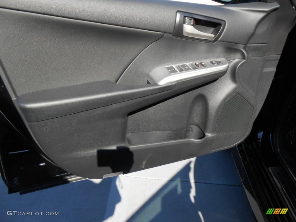 2013 Camry SE - Attitude Black Metallic / Black photo #22