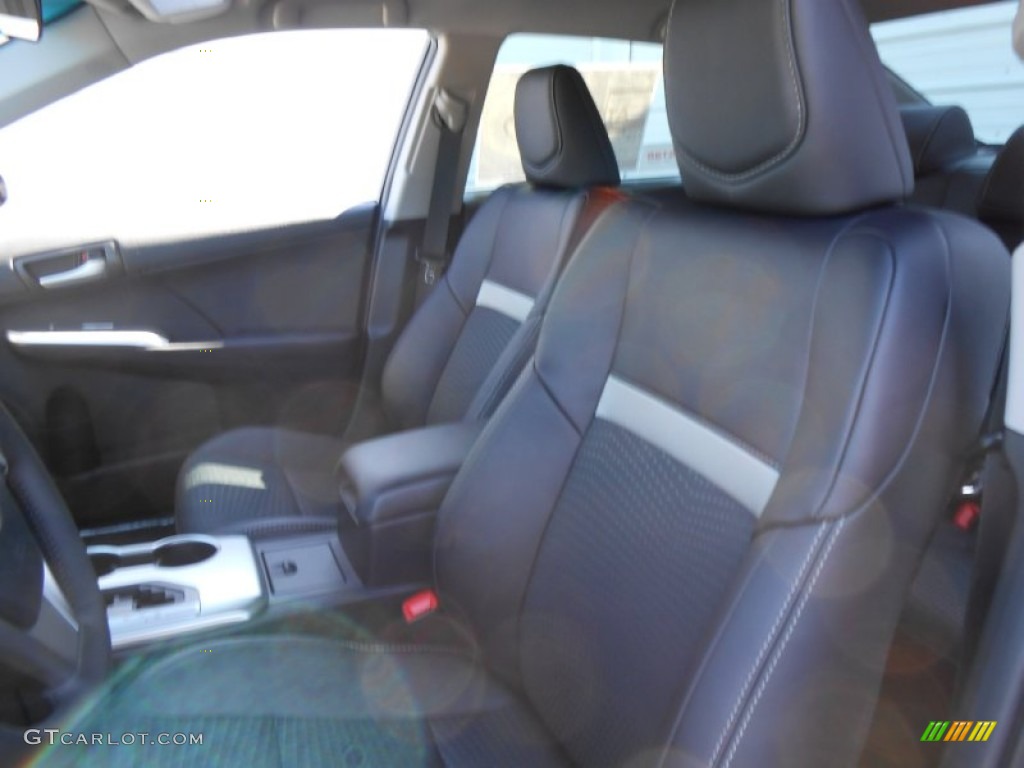 2013 Camry SE - Attitude Black Metallic / Black photo #25