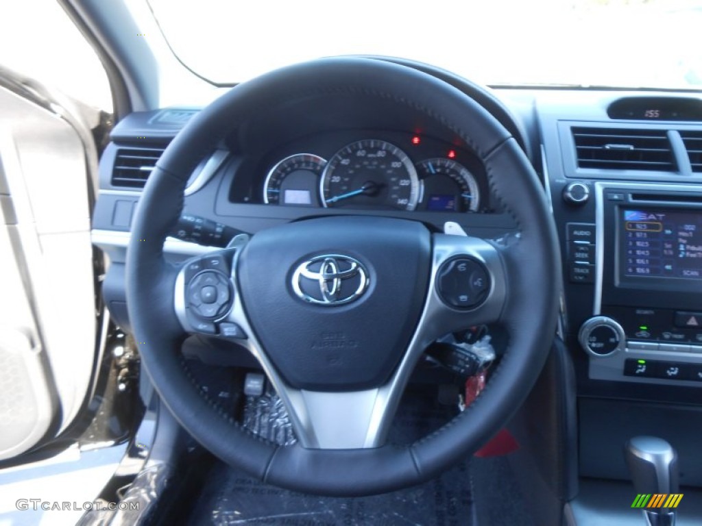 2013 Camry SE - Attitude Black Metallic / Black photo #33