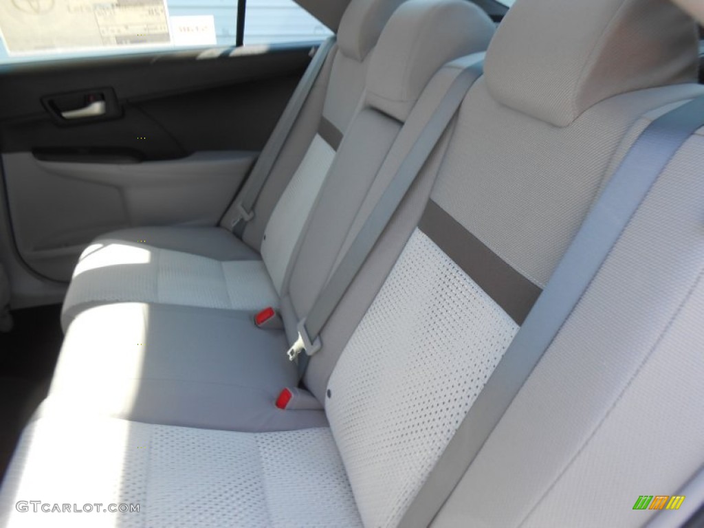 2013 Camry LE - Classic Silver Metallic / Ash photo #21