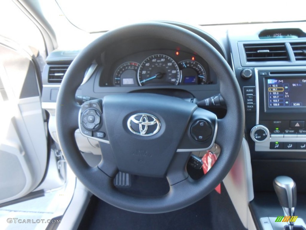 2013 Camry LE - Classic Silver Metallic / Ash photo #31