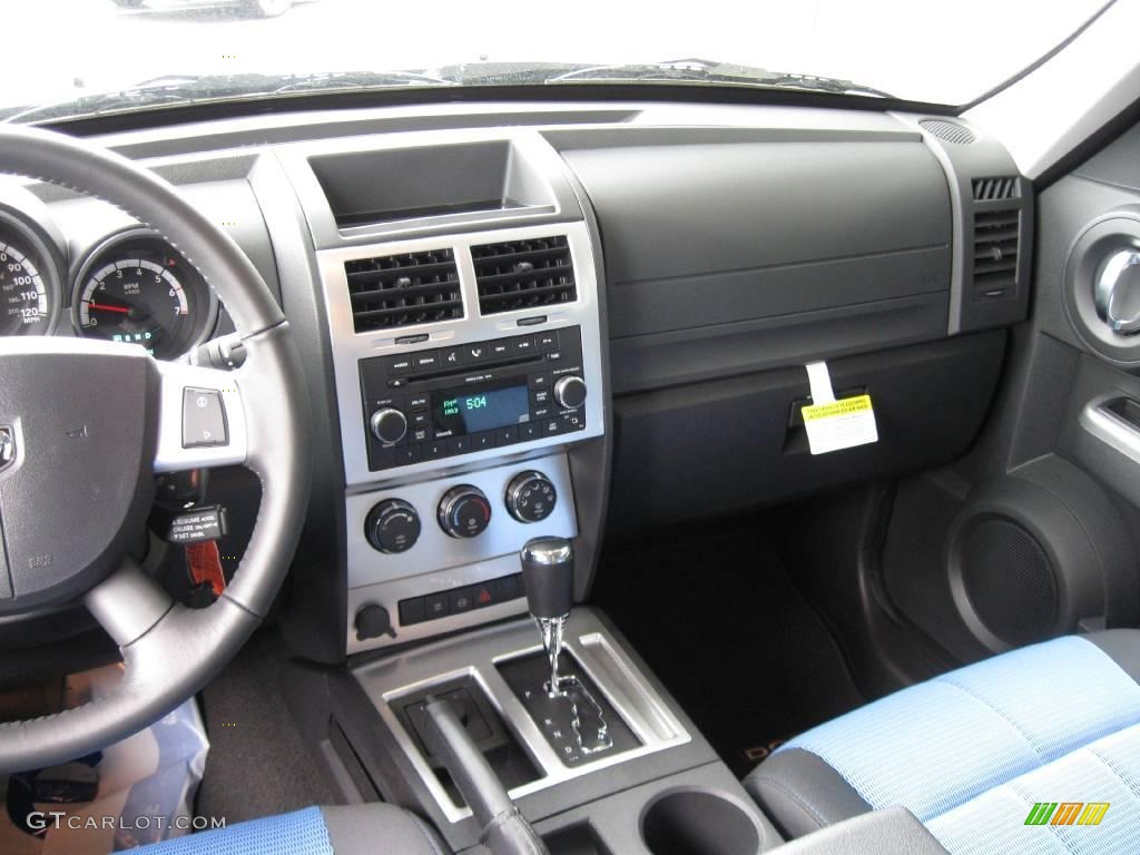 2009 Nitro R/T 4x4 - Brilliant Black Crystal Pearl / Dark Slate Gray/Blue photo #9