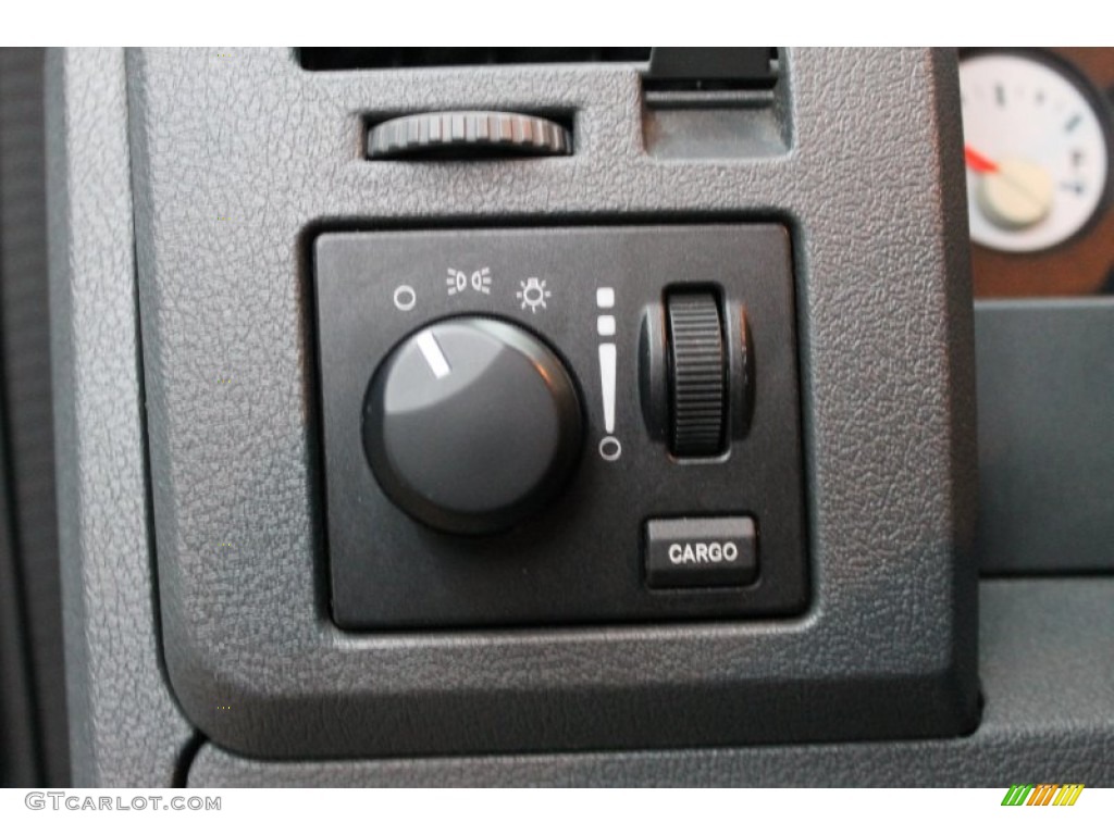 2007 Dodge Ram 1500 SLT Quad Cab Controls Photo #77259632