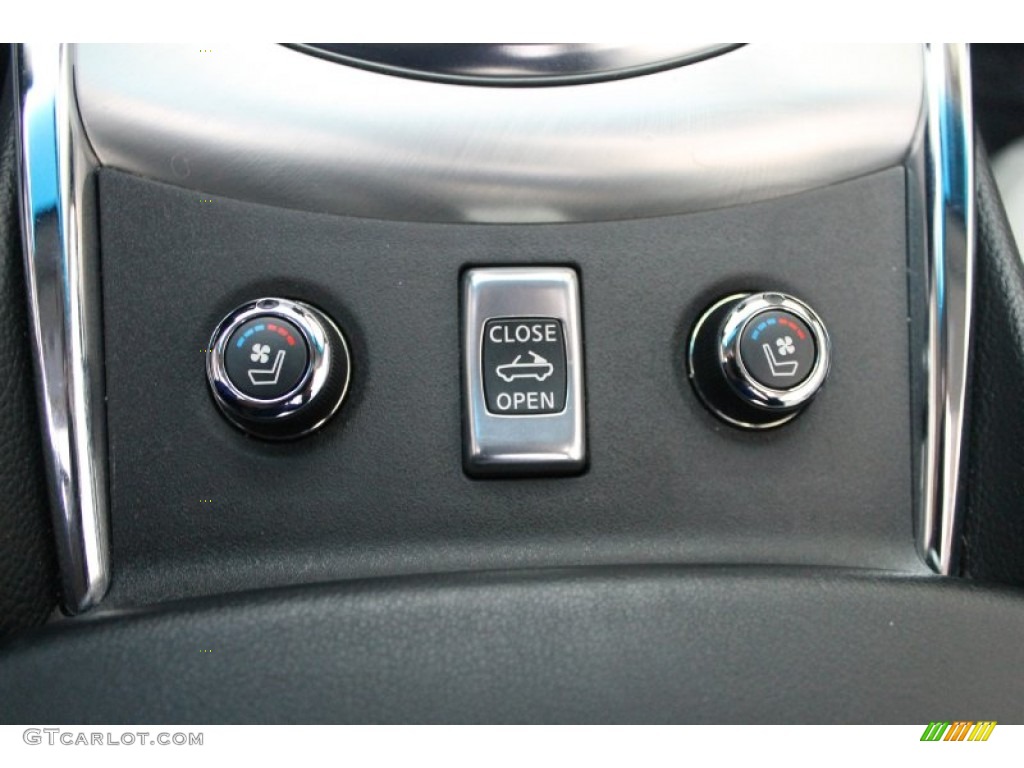 2010 Infiniti G 37 Convertible Controls Photo #77260157