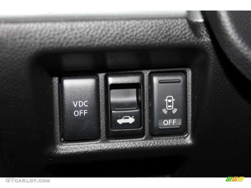 2010 Infiniti G 37 Convertible Controls Photo #77260316