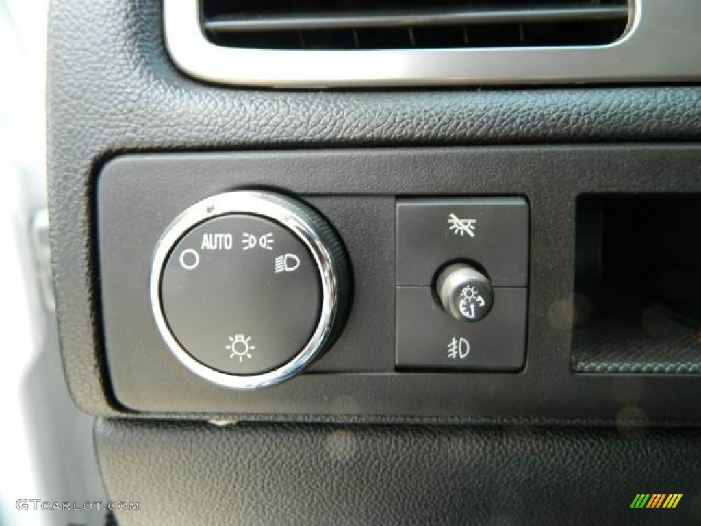 2007 Chevrolet Avalanche LS Controls Photo #77260520