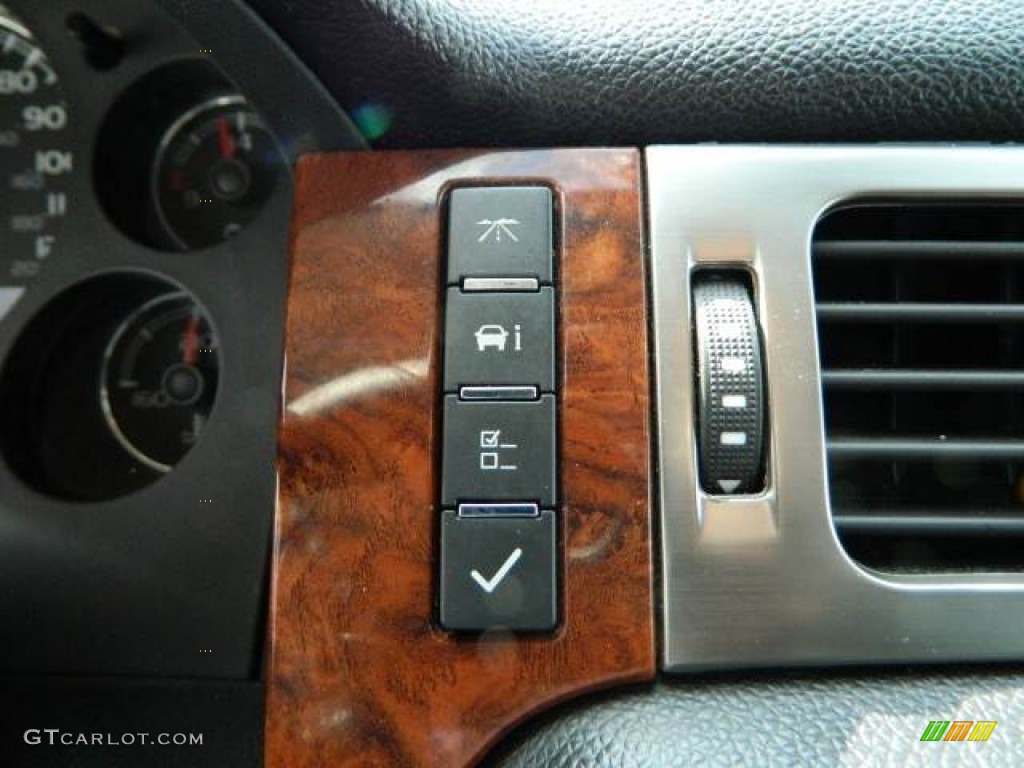 2007 Chevrolet Avalanche LS Controls Photos