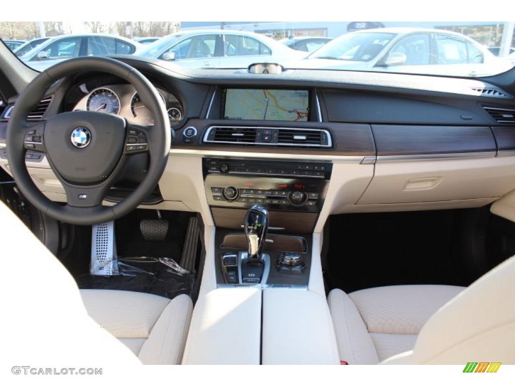 2013 BMW 7 Series 740i Sedan Ivory White/Black Dashboard Photo #77262277