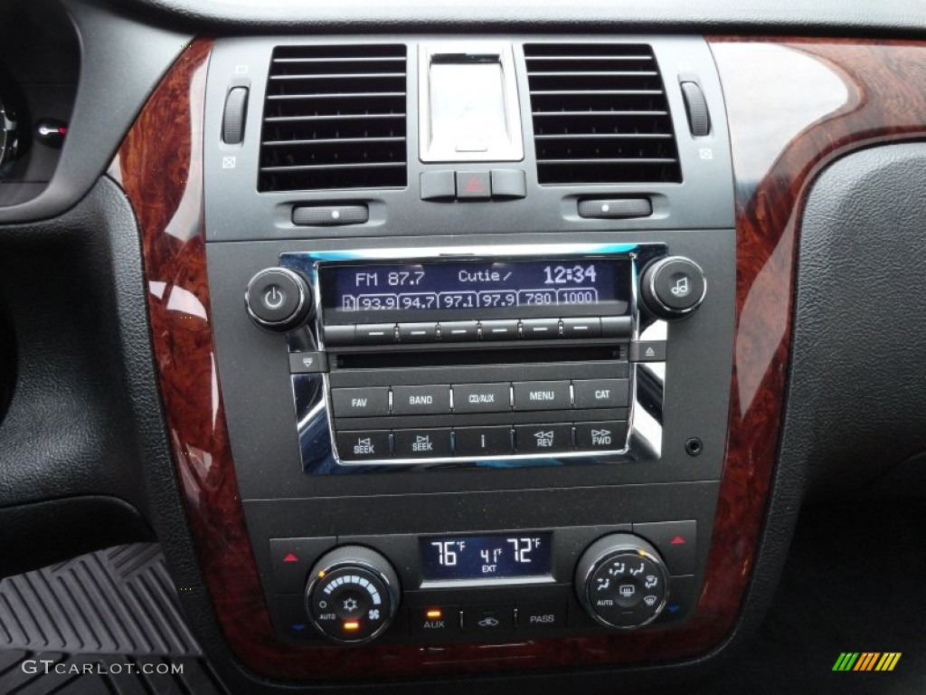 2007 Cadillac DTS Sedan Controls Photo #77262279