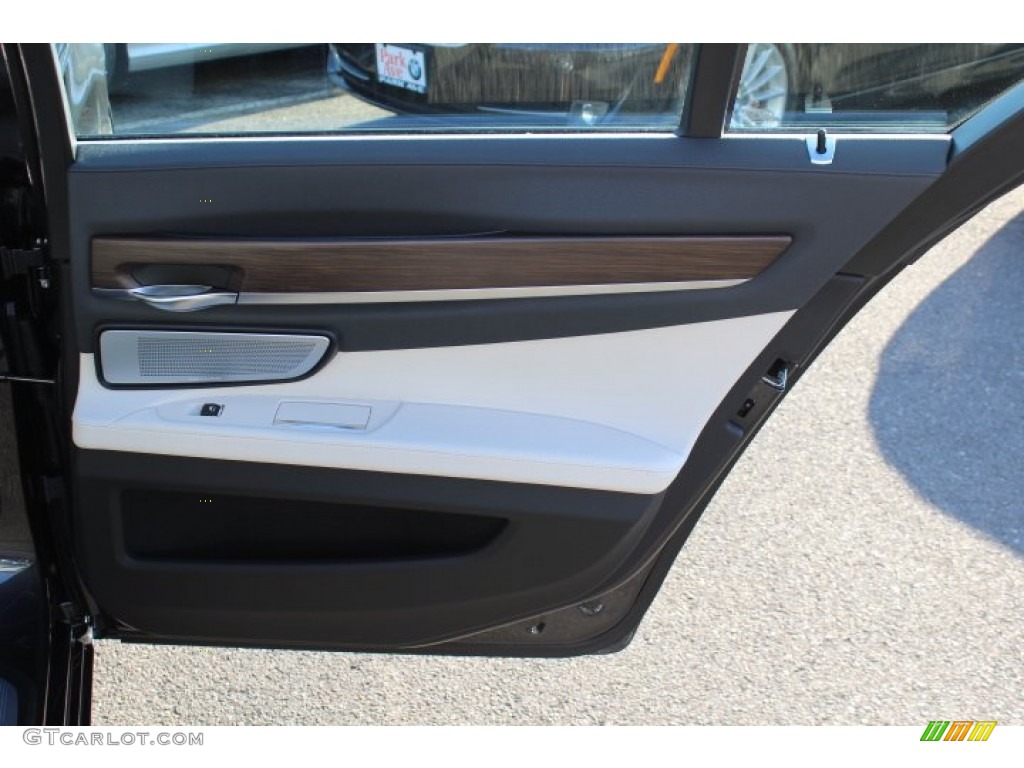 2013 BMW 7 Series 740i Sedan Ivory White/Black Door Panel Photo #77262416