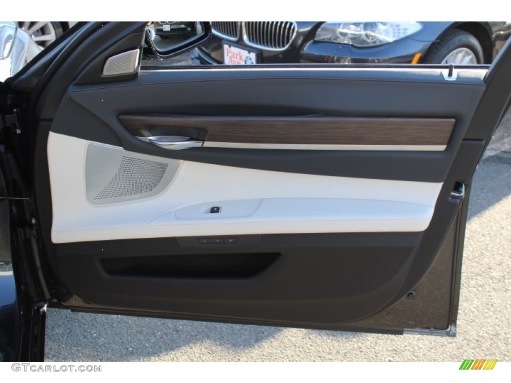 2013 BMW 7 Series 740i Sedan Ivory White/Black Door Panel Photo #77262443
