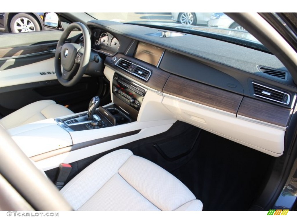 2013 BMW 7 Series 740i Sedan Ivory White/Black Dashboard Photo #77262450