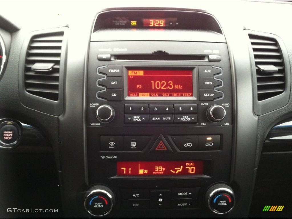 2011 Kia Sorento EX Controls Photo #77262974