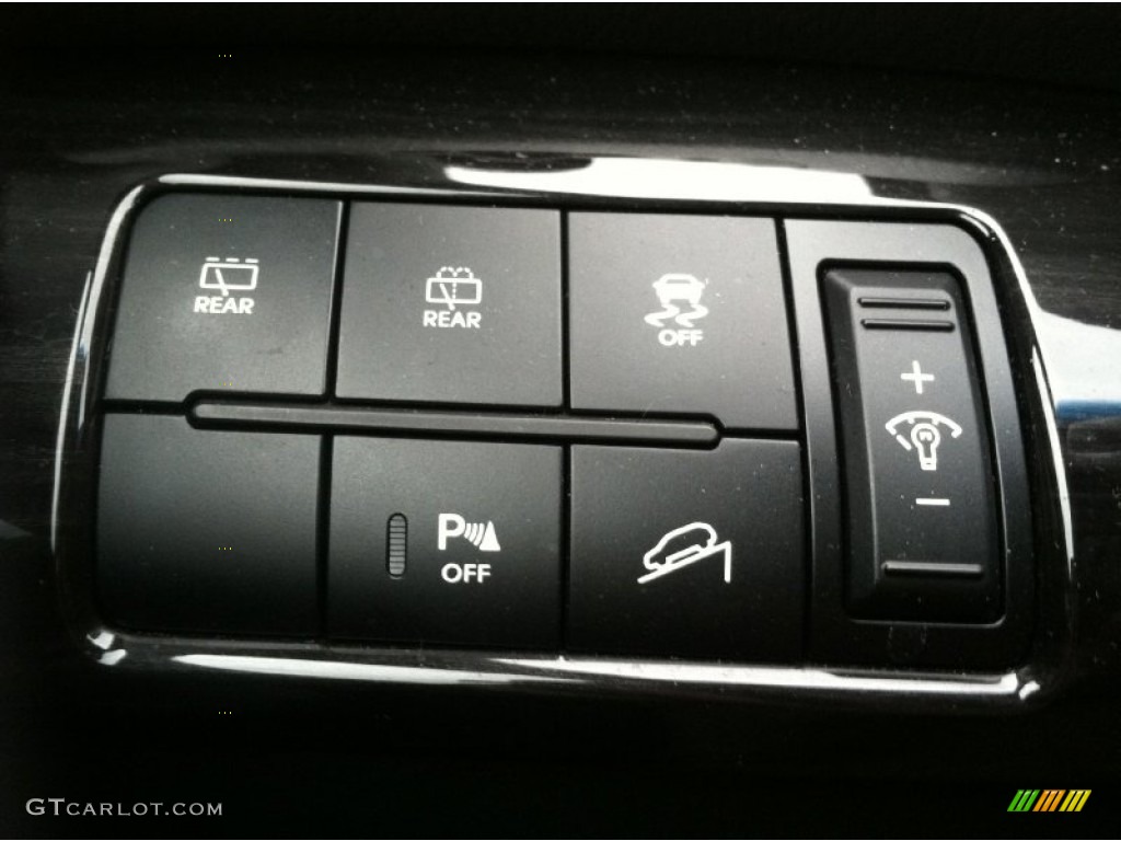 2011 Kia Sorento EX Controls Photo #77263049